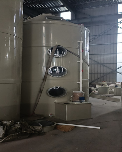 噴淋塔廢氣處理設備噴淋塔阻塞是因為儲水箱內的液體含煙塵和殘渣過多導致
